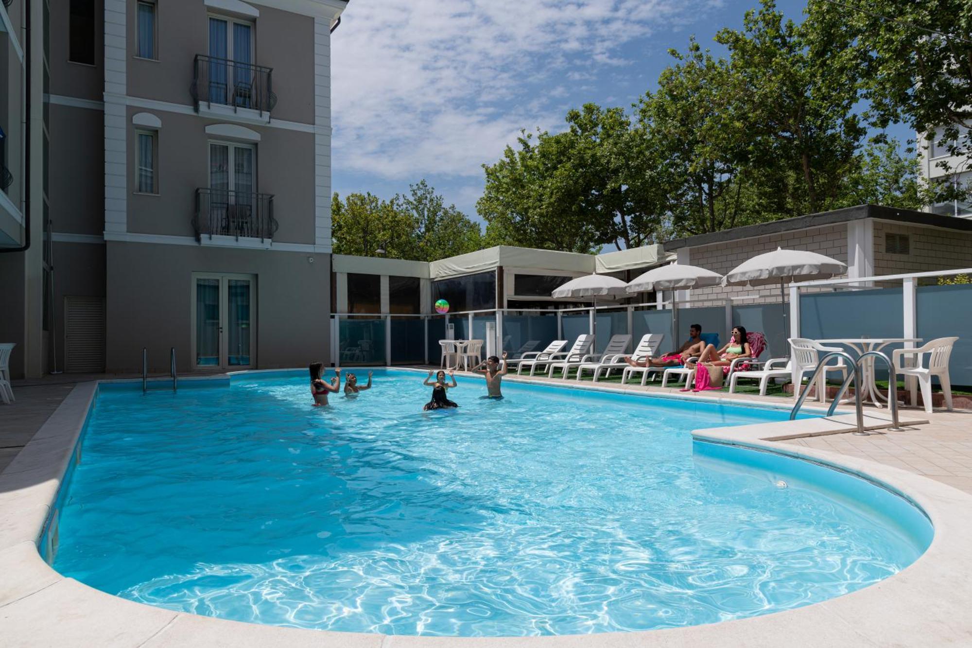 Hotel De La Ville Cesenatico Esterno foto