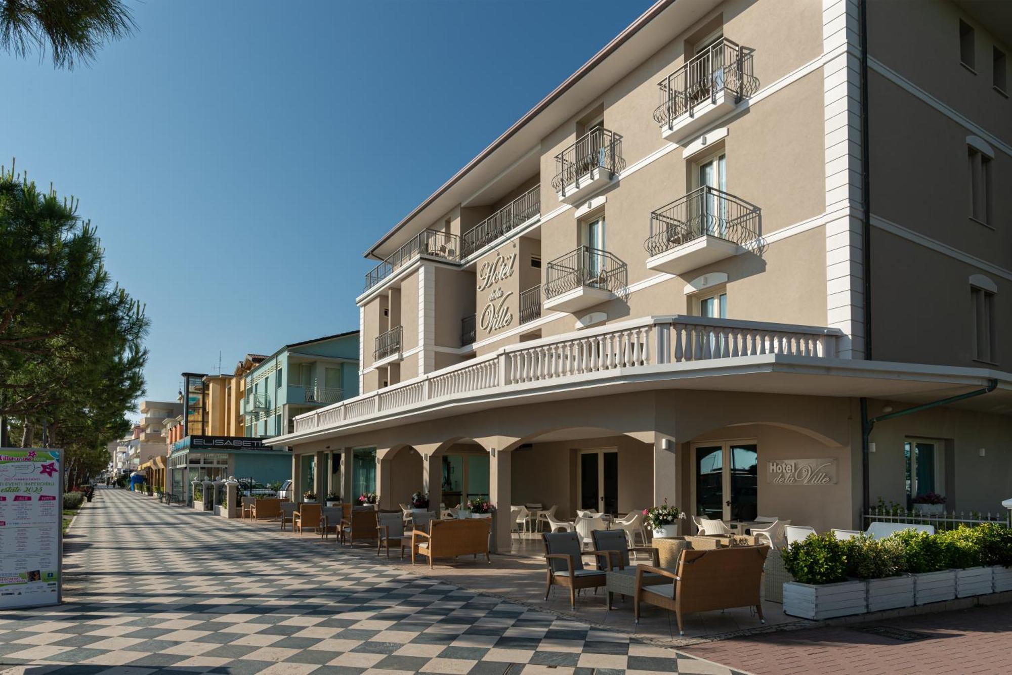 Hotel De La Ville Cesenatico Esterno foto