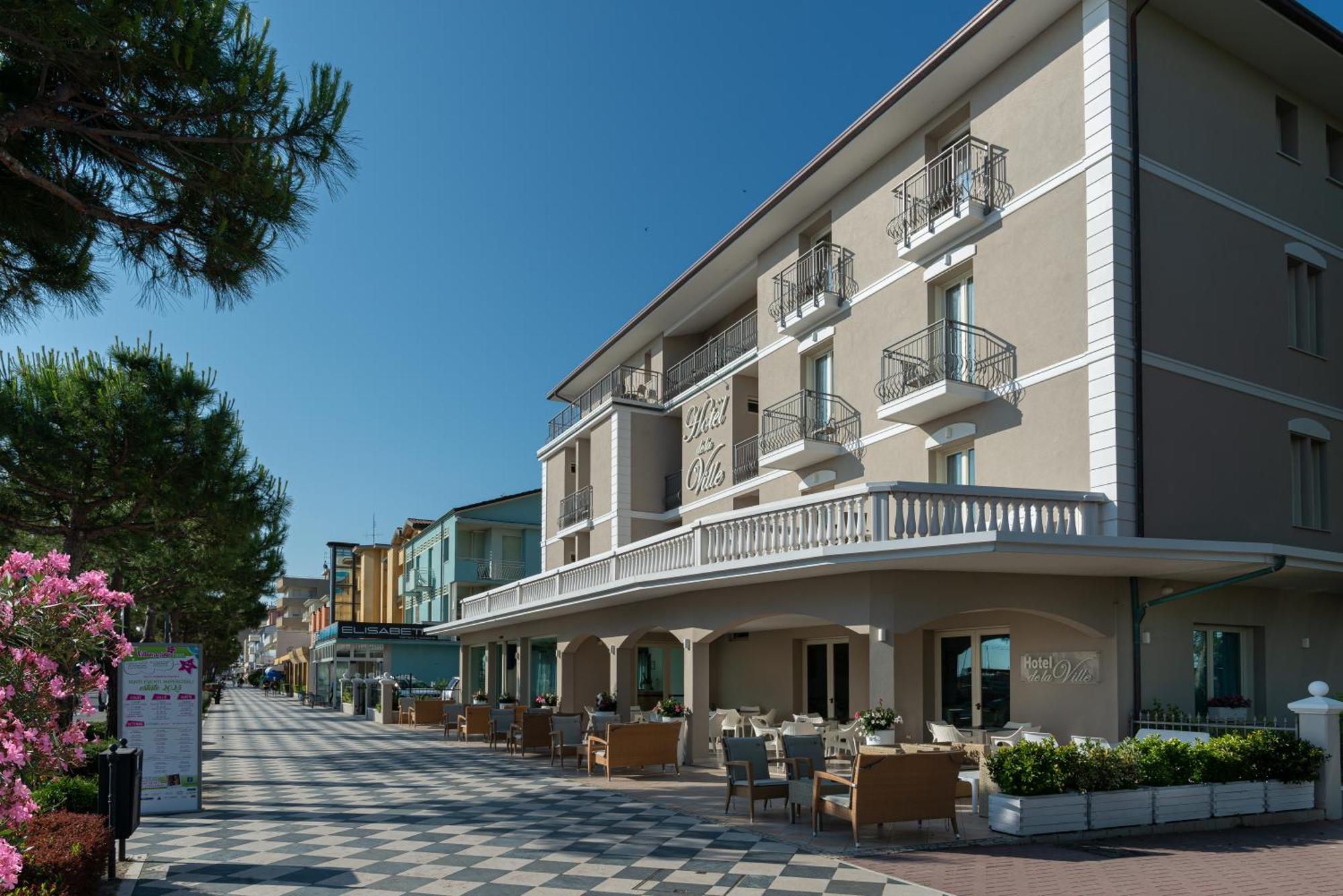 Hotel De La Ville Cesenatico Esterno foto