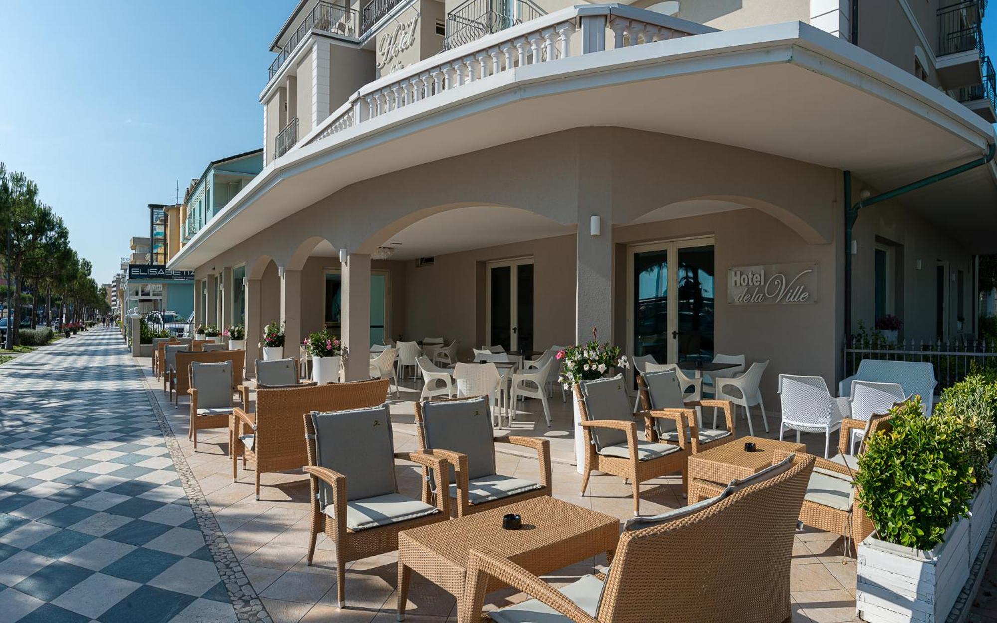 Hotel De La Ville Cesenatico Esterno foto