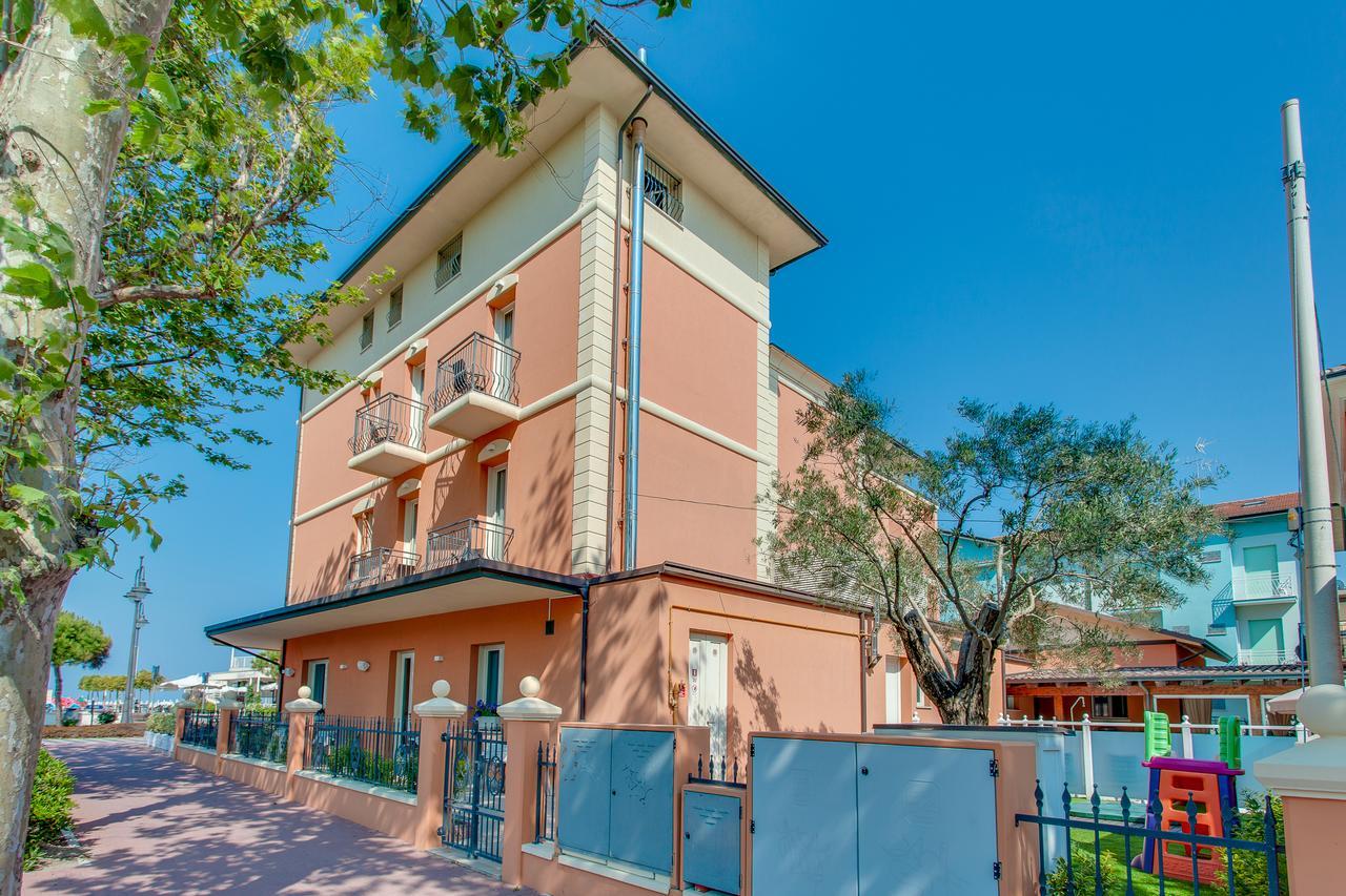 Hotel De La Ville Cesenatico Esterno foto